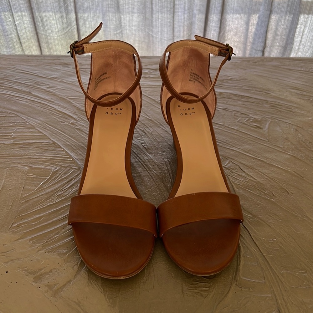 Short Wedge Sandals